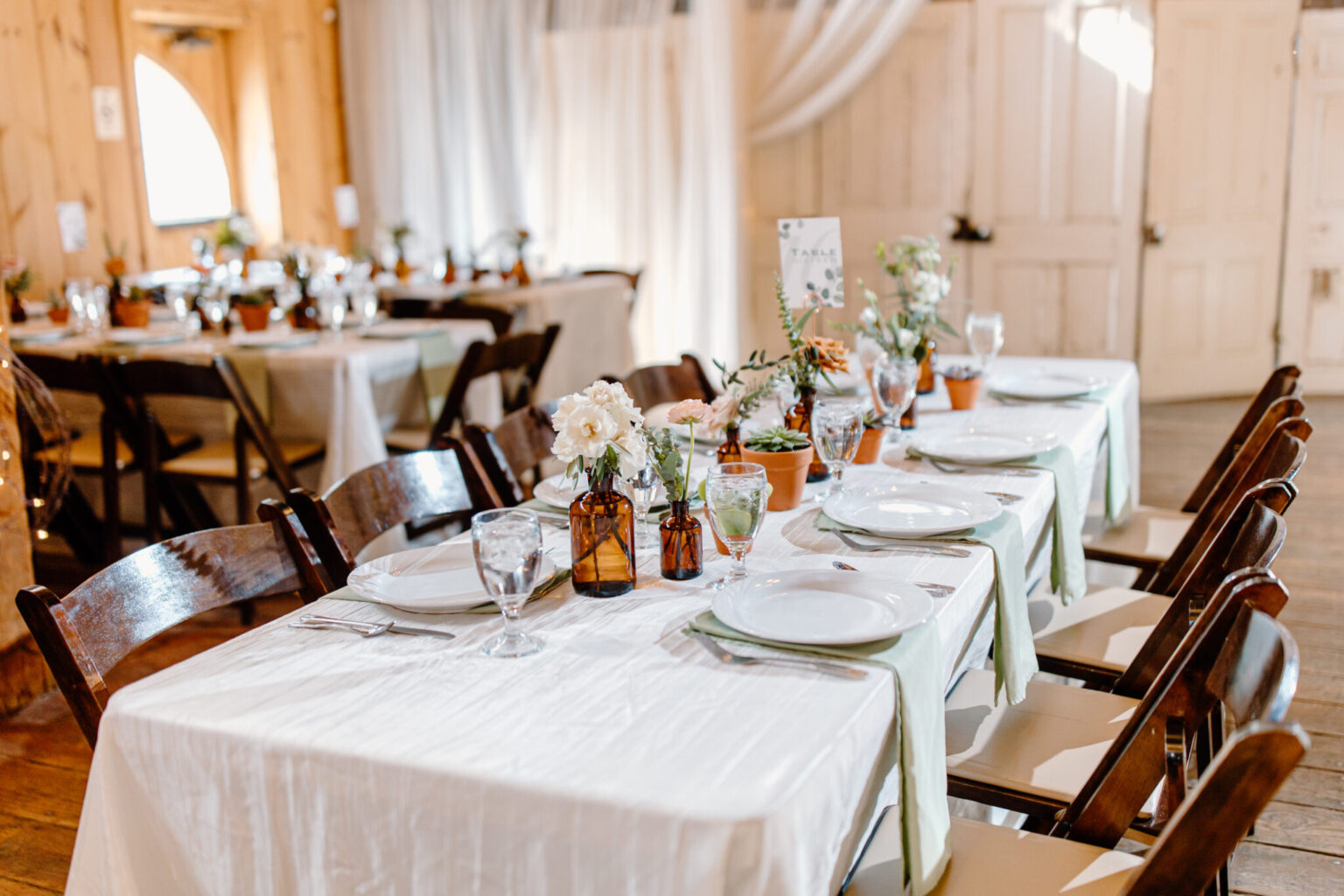 Amber Vases Wedding Reception At White Chimneys Estate 1 2048x1365 1 1536x1024