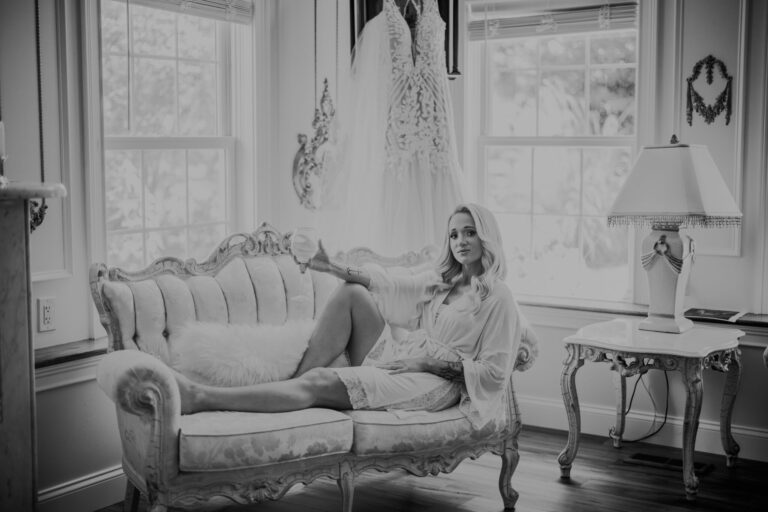 Elegant-Bride-in-Suite-at-White-Chimneys-Estate-5-2048x1366