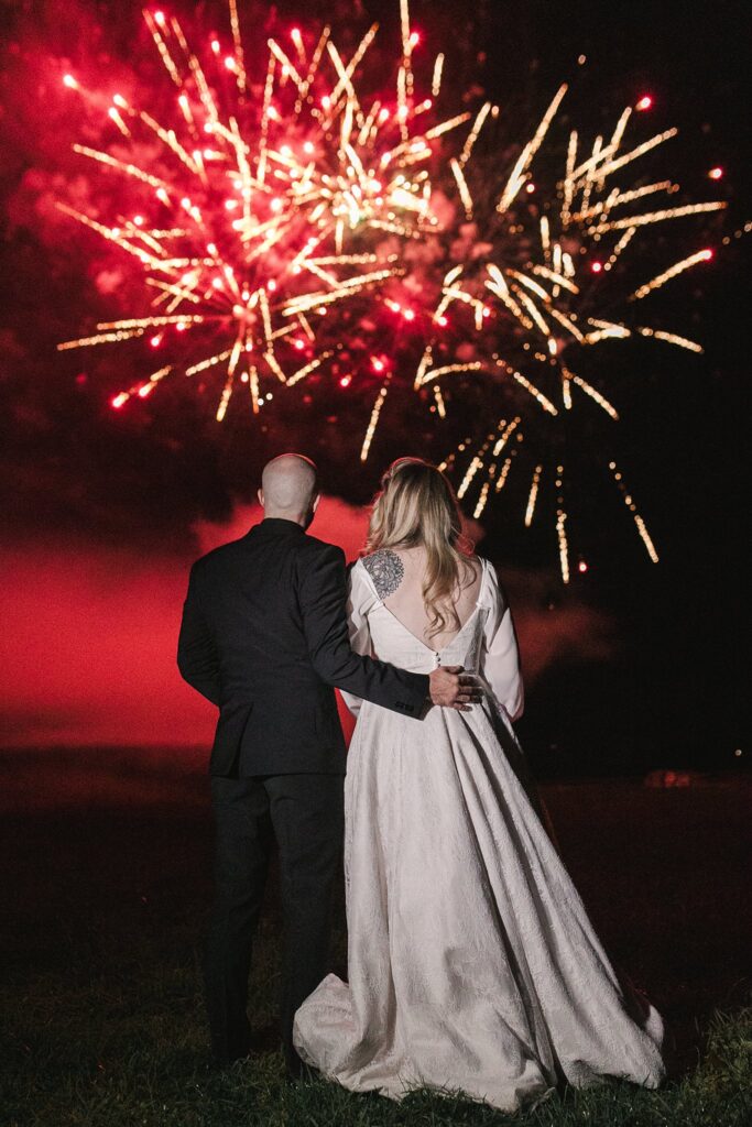 Fireworks-Finale-at-White-Chimneys-Estate-Wedding-Gap-PA-2023-The-Jepsons-9