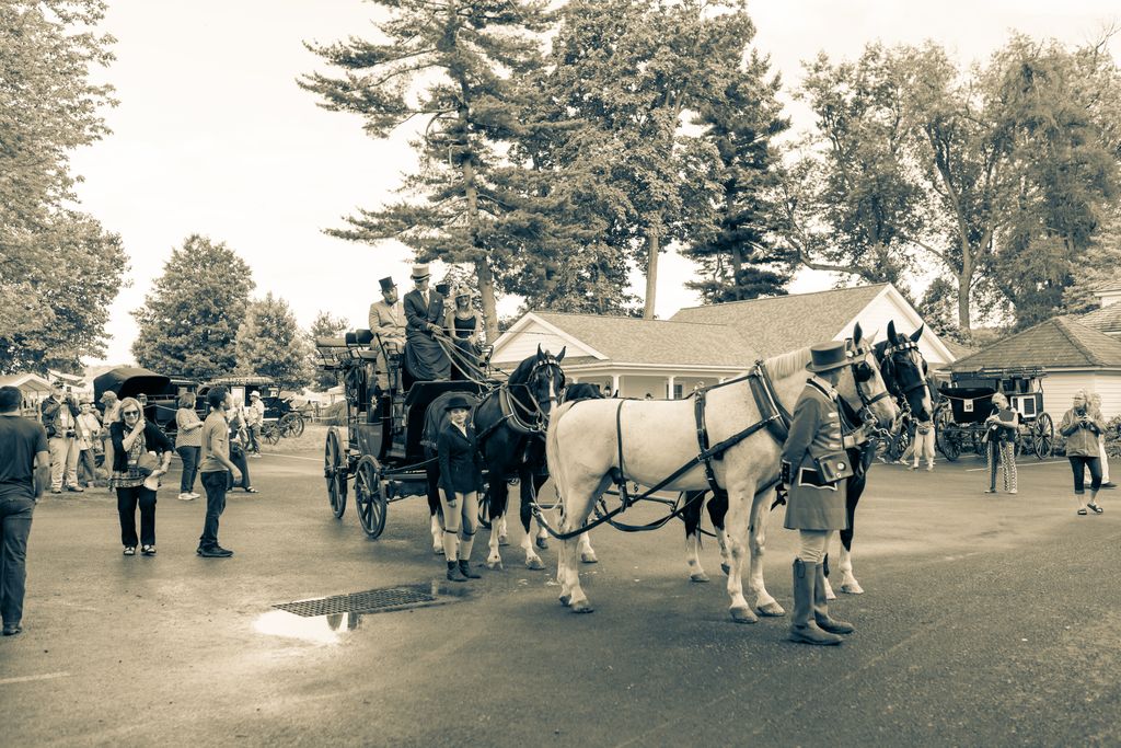 Four-In-Hand-Coach-Tricentennial-at-White-Chimneys-Estate (1)