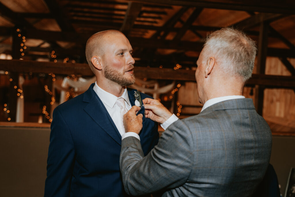 Grooms-Loft-Tie-Last-Chance-Lounge-at-White-Chimneys-Estate